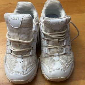 Avia Cream White Mesh Lace-Up Women's Sneakers